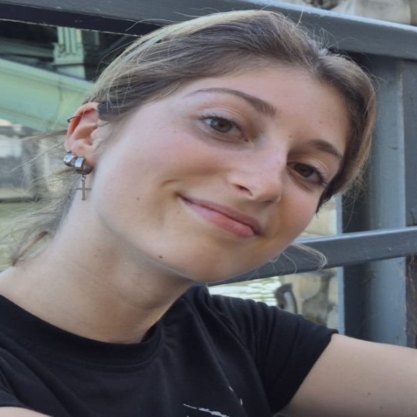 Inès