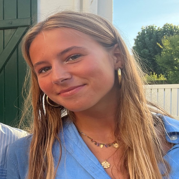 inès
